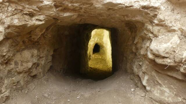 Arquelogos descubren una serie de tneles en Francia que funcionaron como una ciudad durante los siglos X a XII