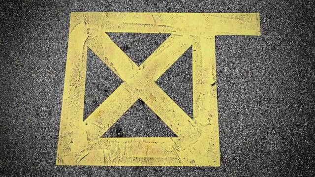 La nueva se�al de tr�fico pintada en el asfalto que confunde a los conductores: �Cu�l es su significado?