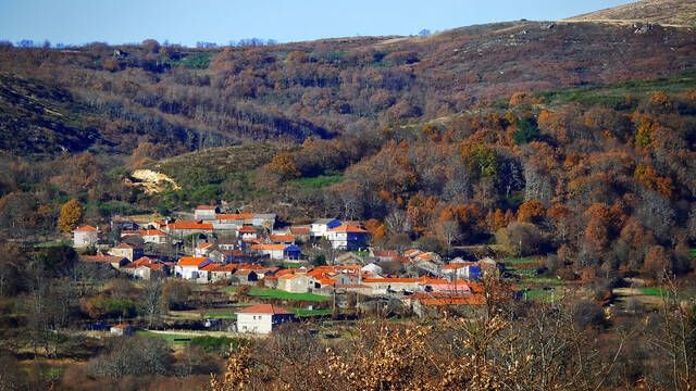 Durante siete siglos hubo un pequeo pas entre Espaa y Portugal, hoy son solo tres pueblos en Galicia