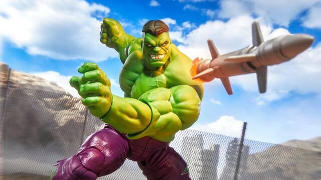 Como recin salido del cmic: el Hulk ms salvaje llega con una brutal y gigantesca figura a Marvel Legends Maximum de Hasbro