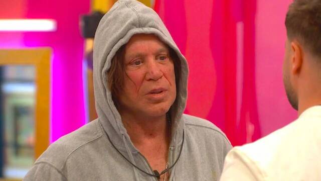 El descenso a los infiernos de Mickey Rourke tras ser acusado de agresin por Bella Thorne y expulsado del GH Vip britnico