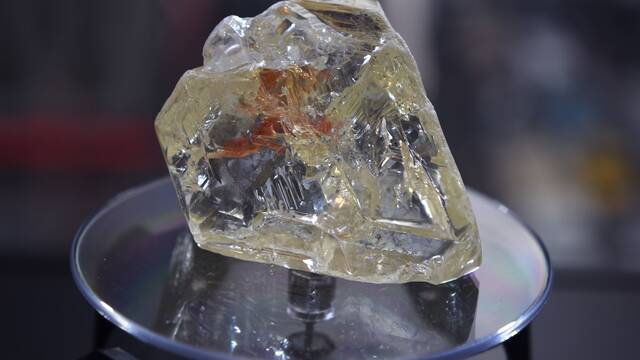 Encontraron uno de los diamantes ms grandes del mundo y les pagaron tan poco que siguen teniendo trabajos precarios