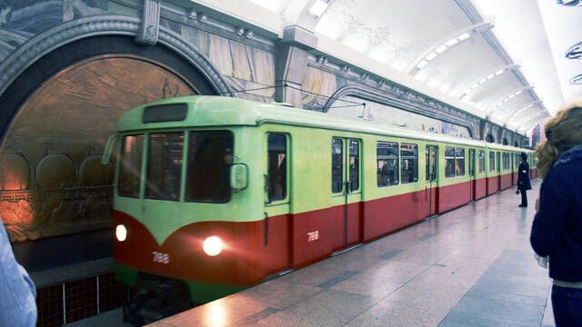 Un youtuber viaja a Corea del Norte y queda fascinado con el precio del metro y su esttica: 'No hay nada igual en el mundo'