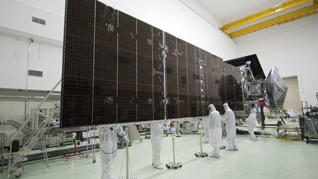 China lidera la fabricacin de paneles solares poniendo en jaque a Europa y Espaa responde construyendo una megafbrica