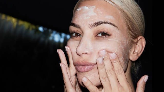 La rutina de belleza ms breve del mundo consiste en la estimulacin de los exosomas y ya la usan las celebrities