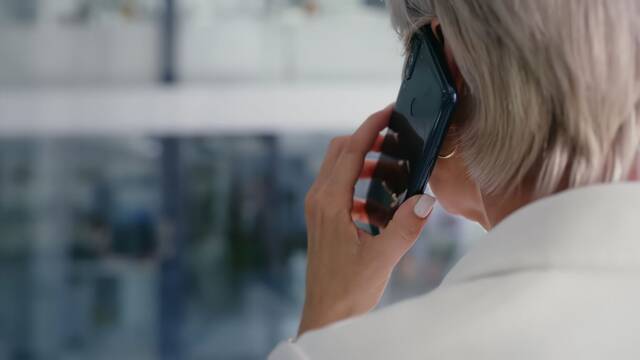 Una mujer hereda un n�mero de tel�fono y recibe un extra�o mensaje de voz que le parte el coraz�n