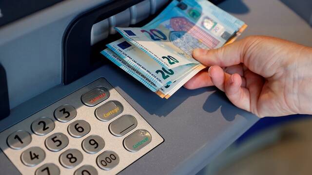 Ya es oficial: Hacienda fija el l�mite de dinero que se puede transferir a un familiar sin declarar