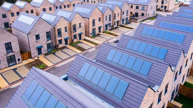 Reino Unido cambia las normas: anuncia 'energ�a gratis' para los hogares en un ambicioso plan contra las el�ctricas