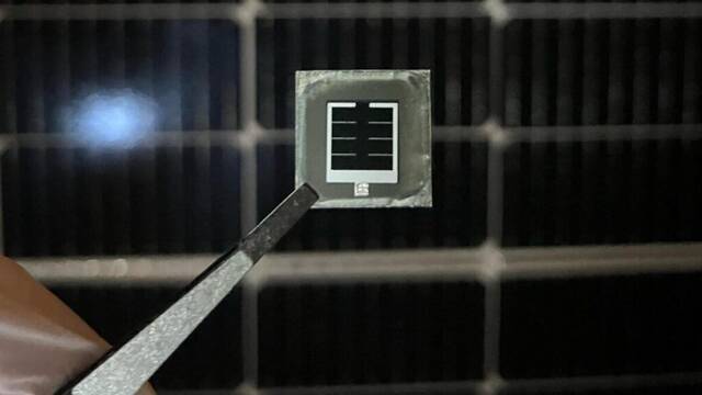 China cambia de estrategia: rompe el techo del silicio con una c�lula solar que alcanza un 34,85% de eficiencia