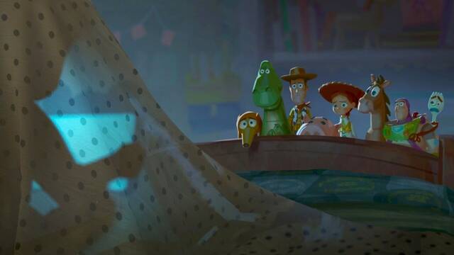 Woody y Buzz est�n cara a cara con el nuevo juguete de 'Toy Story 5' que revoluciona la saga de Pixar