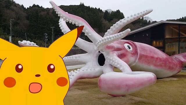Un pueblo japons recibe ayudas por la COVID-19 y construye un calamar gigante