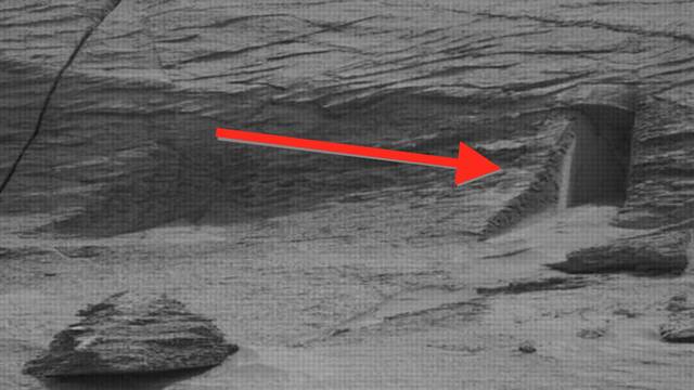 La NASA fotografía lo que parece ser una puerta en Marte, ¿verdad o ficción?
