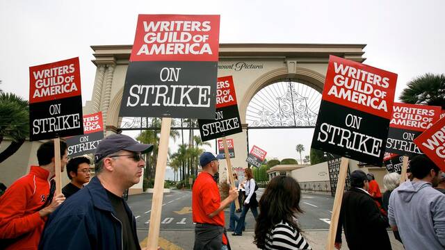 Los guionistas van a la huelga tras la falta de acuerdo con los estudios de Hollywood