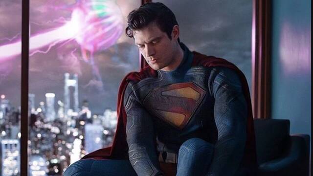 Todas las pistas ocultas y easter eggs en la imagen del nuevo Superman de James Gunn