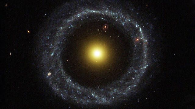 Astrnomos detectan un 'glitch csmico' en la teora de la relatividad de Einstein que afecta a cmo percibimos el universo.