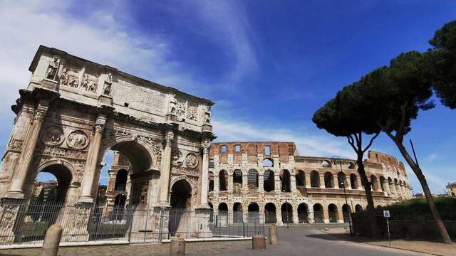 Viajar por la Roma ms monumental jams haba sido tan fcil gracias a este nuevo libro sobre Constantino y su legado