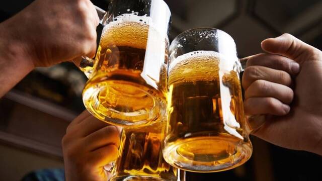 Qu marca de cerveza se bebe ms en Espaa? Un estudio lo desvela y hay una clara favorita
