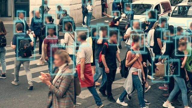 Una nueva tecnologa permite rastrear personas sin rostro, solo con su color de piel o ropa y ya la usa la polica en EE.UU.