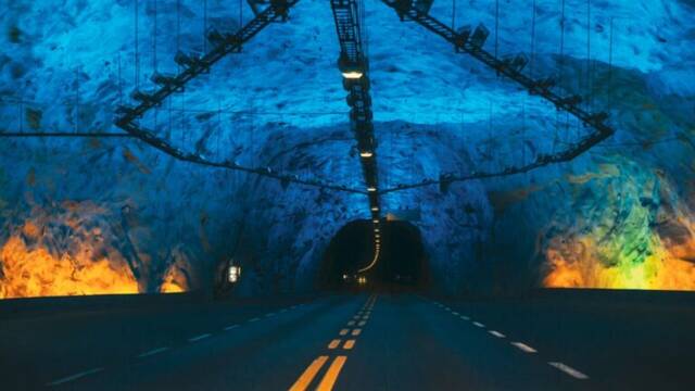 El tnel de carretera ms largo del mundo es un prodigio arquitectnico y hasta tiene rotonda: est a 400 metros bajo el mar