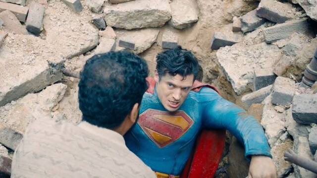 Los fans de DC estn atentos y cazan un cambio casi imperceptible de 'Superman' en el ltimo triler de James Gunn y Warner