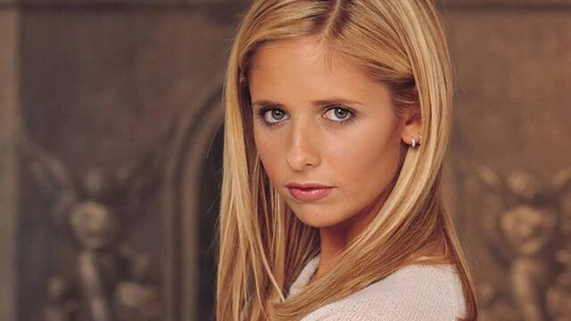 El reboot de Buffy acaba de anunciar a su nueva cazavampiros: el emotivo vdeo de Sarah Michelle Gellar revelndolo