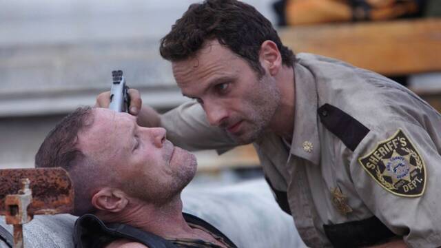 En 'The Walking Dead' son 'unos tacaos' y sus guionistas no saben escribir: un actor se sincera y critica la serie de AMC