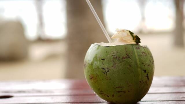 Susie Burrell, nutricionista, rotunda sobre los supuestos beneficios del agua de coco: 'No hay investigaciones slidas'