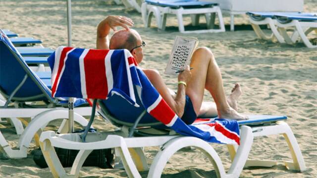 El turismo en Espa�a est� al l�mite y los brit�nicos estallan contra Canarias: 'No volver�'