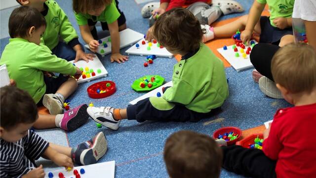 Alarma y preocupación en las guarderías: detectan demasiados niños con retraso en el desarrollo y hay un claro culpable