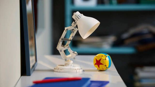La l�mpara que ilumin� Pixar y la animaci�n de Disney salta de la pantalla a tu mesa gracias a LEGO
