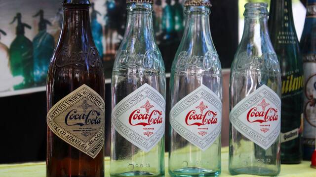 Un coleccionista compra una Coca-Cola por 75 dlares y resulta ser un tesoro de hace ms de 100 aos que vale miles