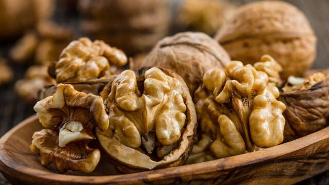 Cient�ficos confirman que desayunar frutos secos es beneficioso para el cerebro: 'Es un empuj�n mental'