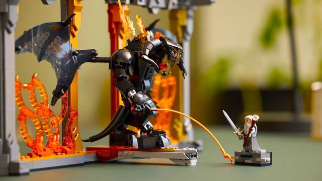 LEGO presenta el pico combate entre Gandalf y el Balrog en un set que es un homenaje a 'El Seor de los Anillos'