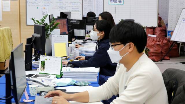 Corea del Sur desafa la tendencia global de reducir la jornada laboral y trata de establecer 6 das por semana