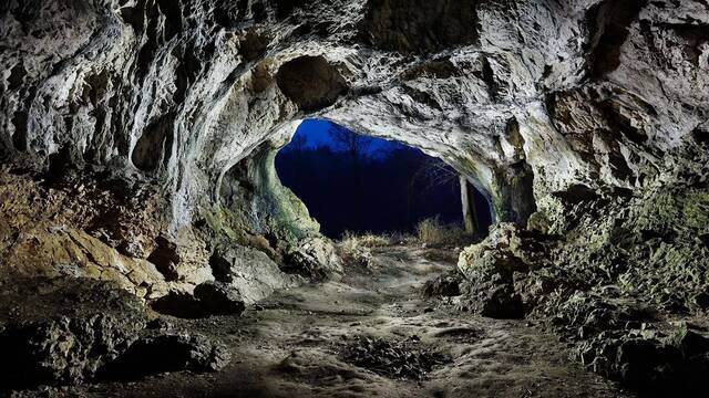 Descubren en Alemania un artefacto prehistórico de 42.000 años que aún funciona y reescribe nuestra historia cultural