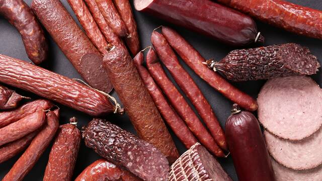 Los nutricionistas advierten contra el consumo habitual de morcilla y chorizo e insisten el limitarlo al mximo