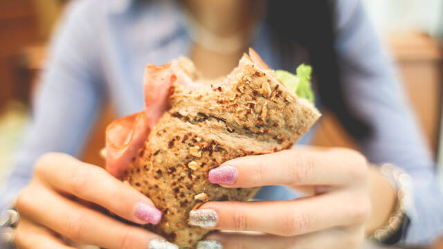 Tu cerebro podr�a ser el culpable de que tengas hambre todo el tiempo y ahora los cient�ficos dan con el origen