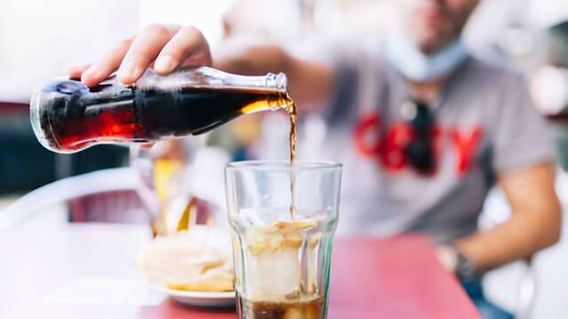 Ya es oficial: bares y restaurantes tendr�n que aplicar un cobro adicional a los clientes por latas y botellas en 2026