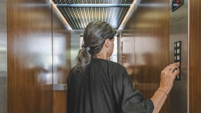 Ya entr� en vigor: la nueva ley de ascensores obliga a las comunidades de vecinos a reformas obligatorias de hasta 40.000 euros