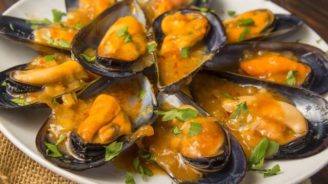 El pueblo espa�ol que fabrica mejillones de marca blanca para Mercadona: una conservera que factura m�s de 420 millones