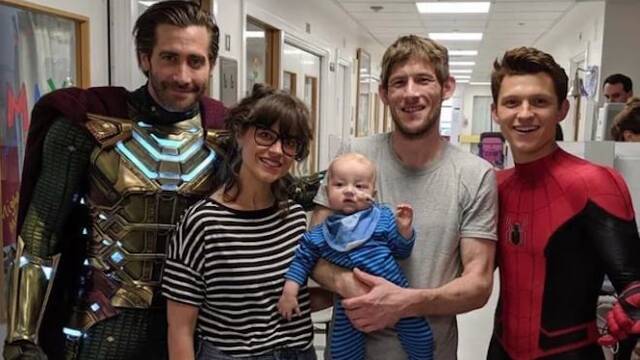Spider-Man y Mysterio hacen una visita a un hospital infantil