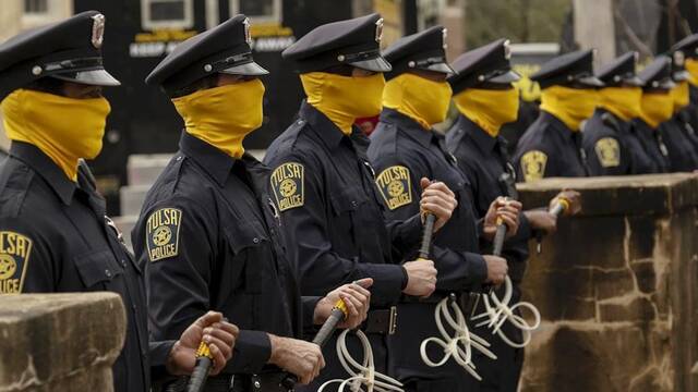 Watchmen: Su guionista no cree que la serie de HBO sea 'pro polic�a'