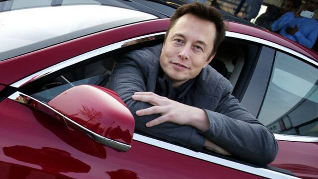 Elon Musk permitirá el teletrabajo en Tesla, si antes se trabajan 40 horas presenciales