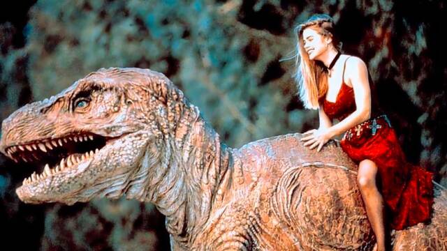 As es 'Tammy and the T-Rex', la alocada pelcula jursica con Paul Walker y Denise Richards