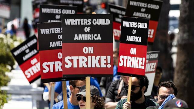 Los actores de Hollywood se sumarían a la huelga de guionistas: La industria del cine peligra
