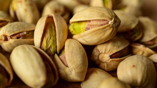 Un estudio demuestra por qu no debes pelar los pistachos antes de comerlos