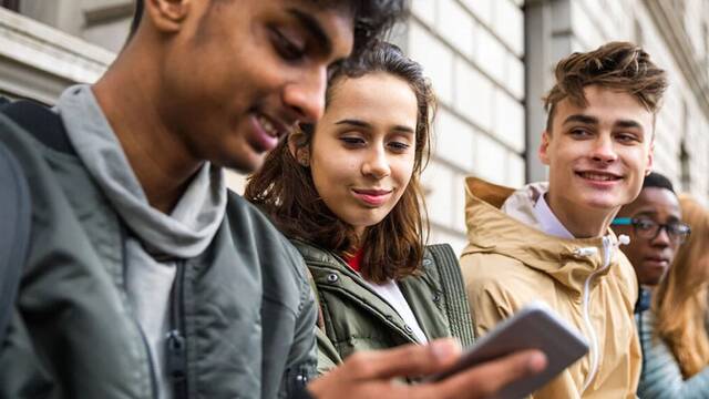 La Generaci�n Z no llega a fin de mes y no puede comprarse un piso pero ha evitado una cat�strofe global sin saberlo