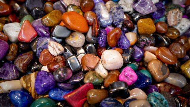 Halla una piedra de un valor incalculable y los expertos est�n desconcertados: 'Contiene polvo de estrellas'