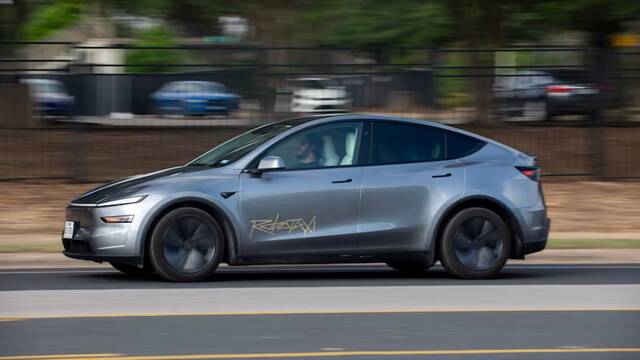 El robotaxi de Tesla es un fracaso rotundo: tres d�as despu�s de su lanzamiento protagoniza una investigaci�n por seguridad