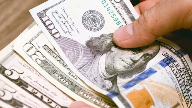 Estados Unidos da una lecci�n a Espa�a: los comercios y restaurantes est�n obligados a aceptar pagos en efectivo